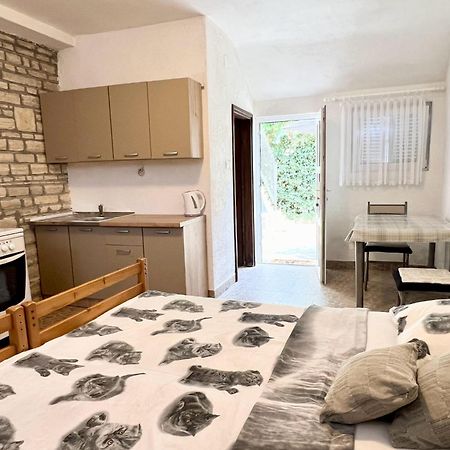 Apartmani Lidija Karin Donji Donji Karin Εξωτερικό φωτογραφία