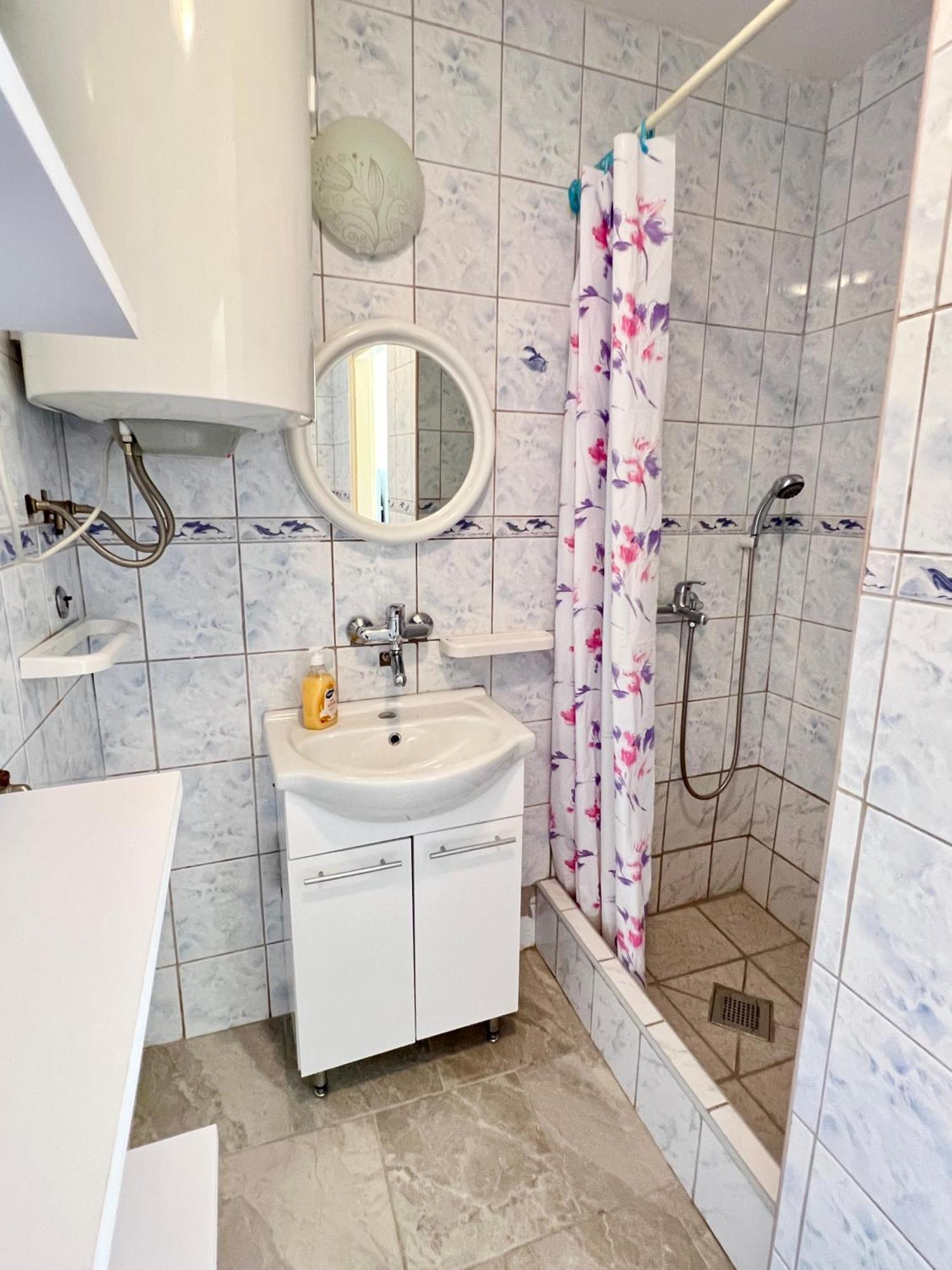 Apartmani Lidija Karin Donji Donji Karin Εξωτερικό φωτογραφία